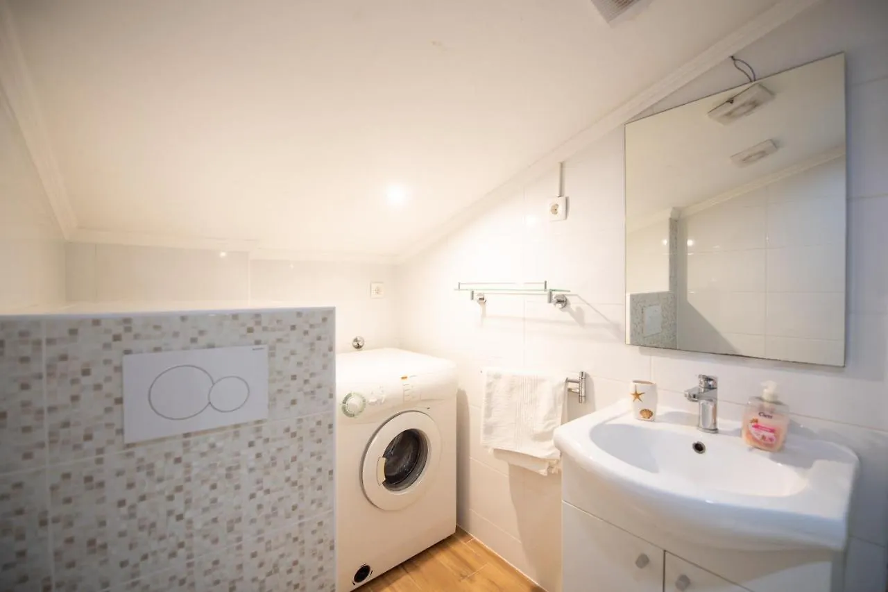 Apartment Villa Anna-Potkrovlje Ika